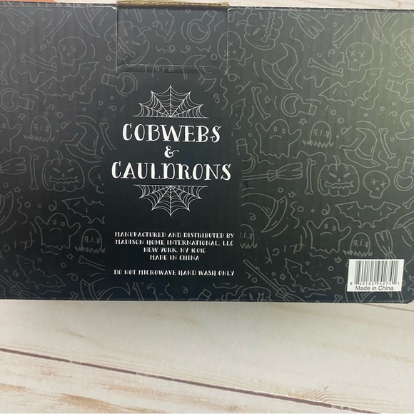 Cobwebs & Cauldrons Stemless Wine Glasses Witch Hats Rhinestone Set Of 2 - Picture 3 of 5